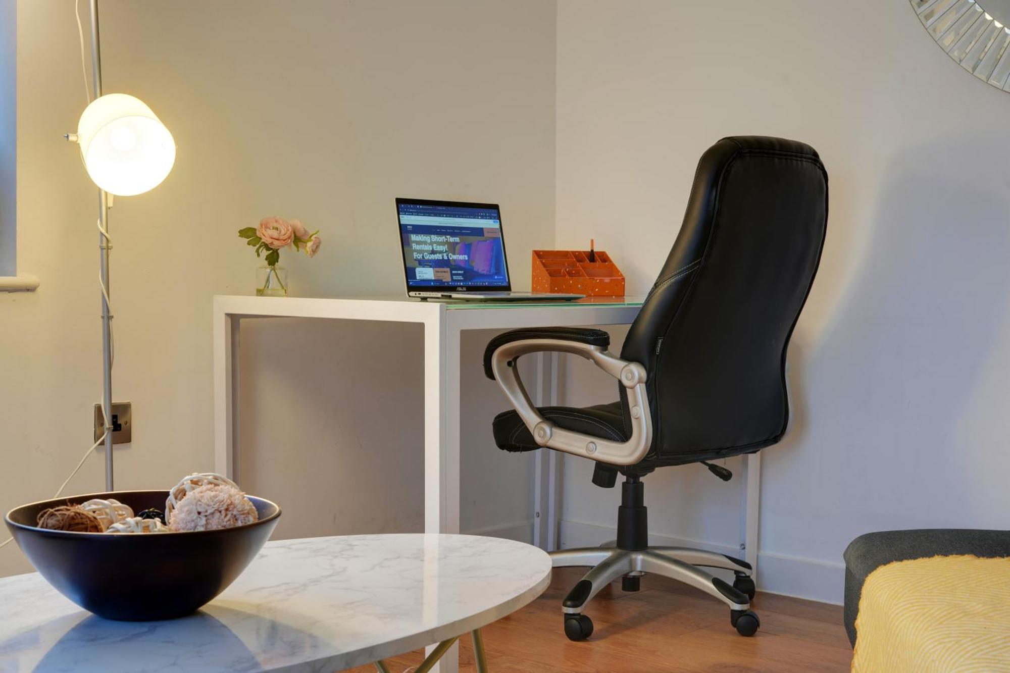 Stylish 2 Bed Apt 18 - City Centre, Free Parking, Espresso Machine & Netflix - Hosted By Stay Host Save Sheffield Esterno foto