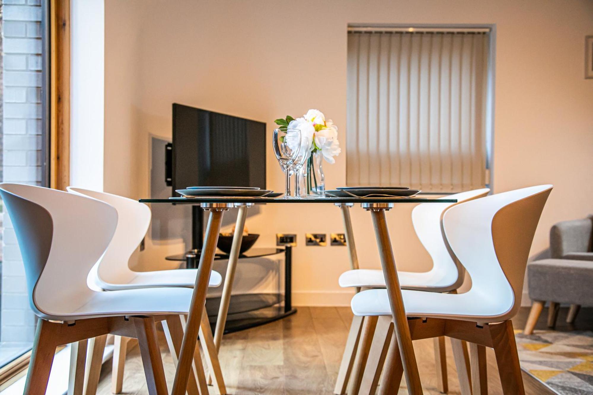 Stylish 2 Bed Apt 18 - City Centre, Free Parking, Espresso Machine & Netflix - Hosted By Stay Host Save Sheffield Esterno foto