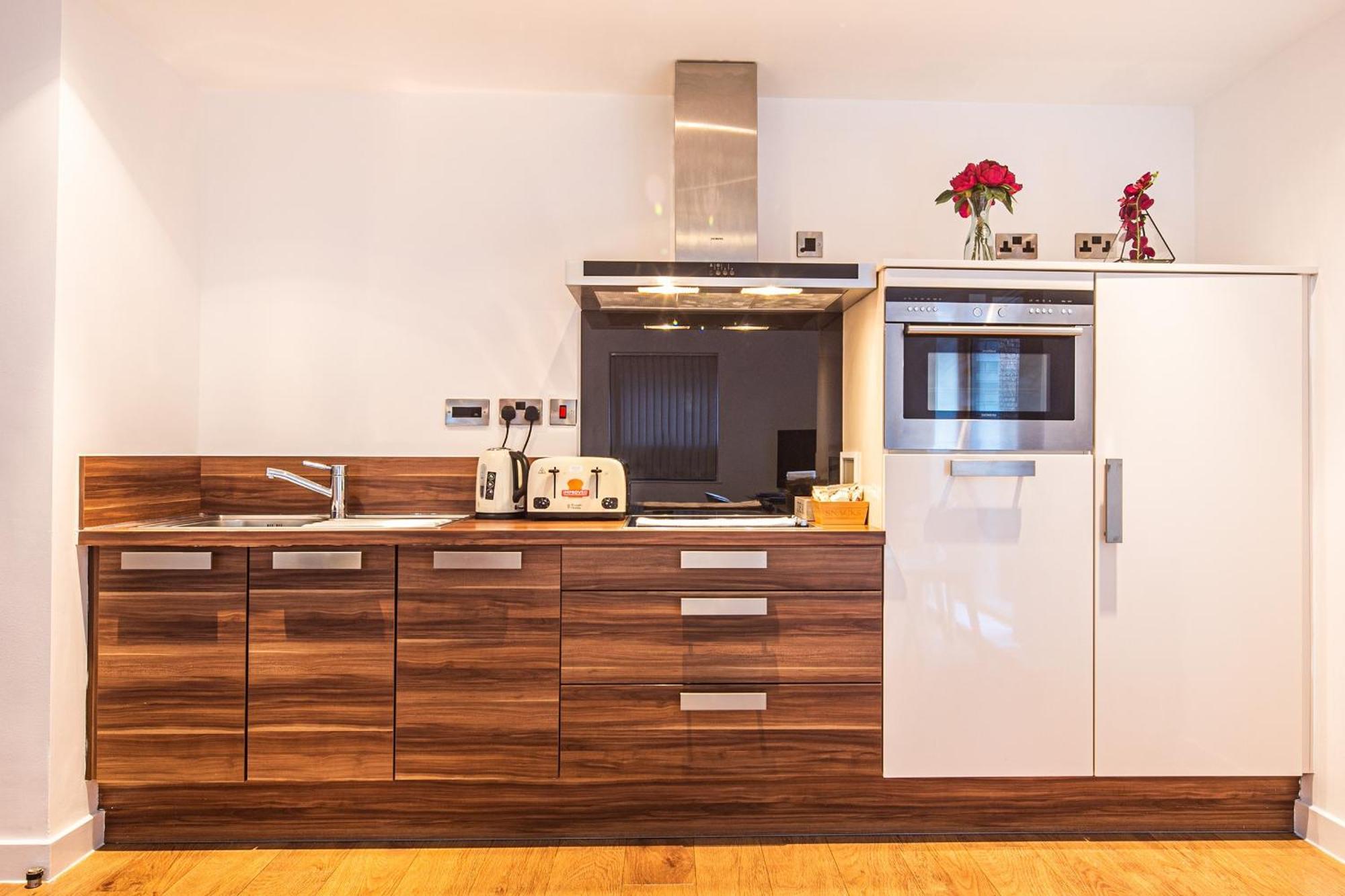 Stylish 2 Bed Apt 18 - City Centre, Free Parking, Espresso Machine & Netflix - Hosted By Stay Host Save Sheffield Esterno foto